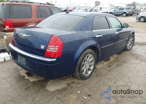 2005 Chrysler 300C z USA, uszkodzony, nr VIN 2C3JA63H95H115905